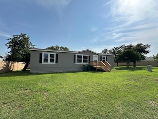 134 E Castlelake Dr, Granite Shoals, TX 78654