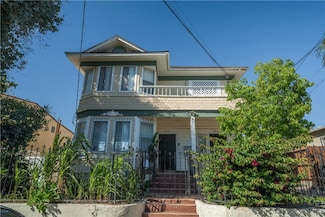 252 W 11th St, San Pedro, CA 90731