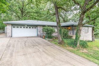 16 Cinnamon Dr, Sherwood, AR 72120
