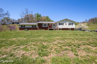 351 White Ln, La Follette, TN 37766