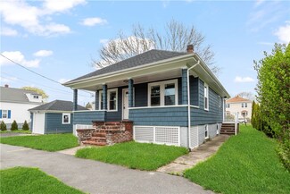 43 Collins St, Bristol, RI 02809