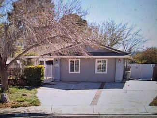 3850 Pelona Vista Dr, Lancaster, CA 93536
