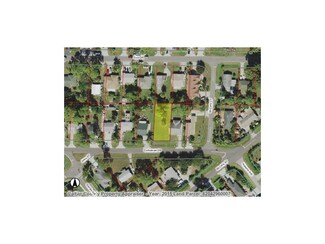 5325 Confederate Dr, Naples, FL 34113