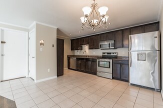 1 Albert Dr Unit 7, Woburn, MA 01801