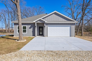 202 Dover Dr, West Tawakoni, TX 75474