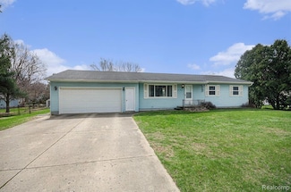 8100 Russell St, Shelby Township, MI 48317