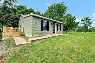 4945 W Rouck Rd, New Albany, IN 47150