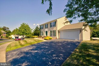 214 Rolling Glen Ln, Spring City, PA 19475