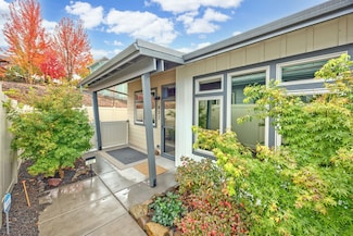 432 Nandina St, Ashland, OR 97520