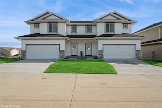 7074 Waterview Dr SW, Cedar Rapids, IA 52404