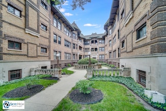 945 E Hyde Park Blvd Unit 2, Chicago, IL 60615