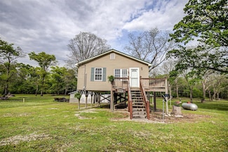 70 Gallinipper Rd, Fieldon, IL 62031