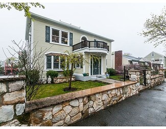 10 Heath St, Quincy, MA 02171