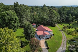 107 Zebell Rd, Nebo, NC 28761