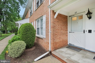 69 Briarwood Path, Clark, NJ 07066