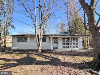 4 Martell Rd, Newark, DE 19713