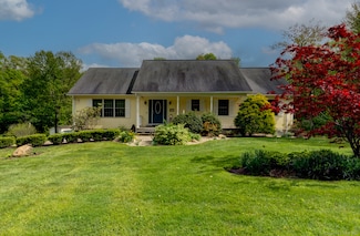 37 E Morris Ln, Morris, CT 06763