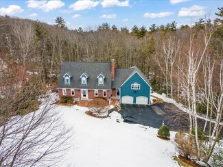 103 Hitching Post Ln, Bedford, NH 03110