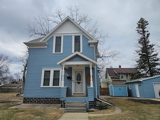 406 3rd St SE, Willmar, MN 56201