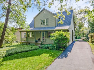 10405 Kenilworth Ave, Algonquin, IL 60102