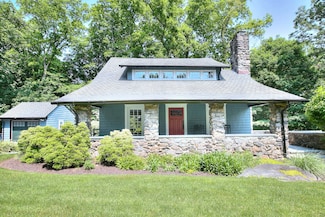 8 Rebel Ln, Darien, CT 06820