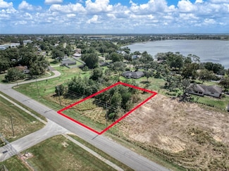 208 Marquata Dr, Lake Placid, FL 33852