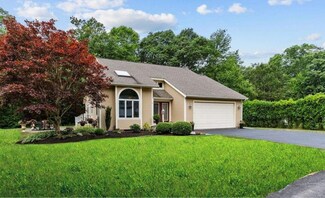 19 Katie Dr, Warren, RI 02885