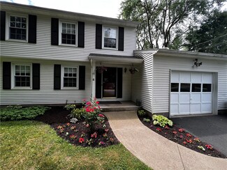 41 Karenlee Dr, Rochester, NY 14618