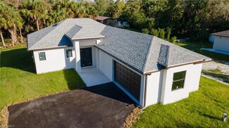 1028 19th St SW, Naples, FL 34117