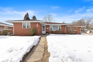403 Emerson Dr, Rockford, IL 61108