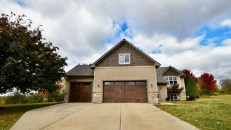 1220 Hill City Ct, Pine Island, MN 55963
