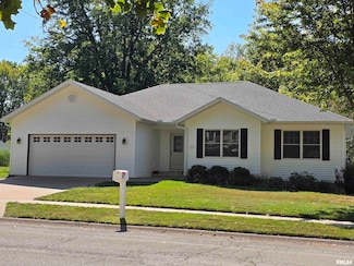 216 W Walnut St, Tremont, IL 61568