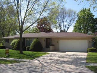 107 Jansen Dr, Fox Lake, WI 53933