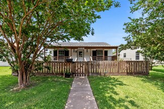 1406 W 7th St, Freeport, TX 77541