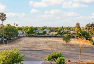 2214 W Hedges Ave, Fresno, CA 93728