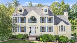 95 Lady Slipper Ln, Chester, NH 03036