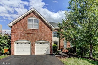 2935 Blue Holly Ln, Herndon, VA 20171