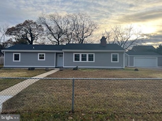6401 Manor Circle Dr, Clinton, MD 20735