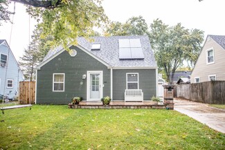 402 Miller Dr, Elgin, IL 60123