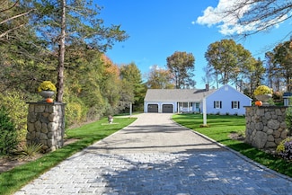 9 Coach Ln, Sandwich, MA 02563