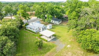 511 W San Antonio Ave, Boerne, TX 78006