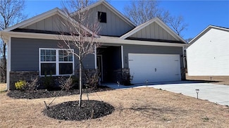 308 Bluegill Dr, Hoschton, GA 30548