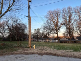 1304 E 134th Terrace, Grand View, MO 64030
