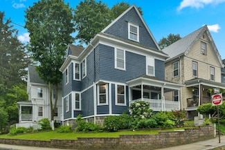 69 Dracut St, Dorchester Center, MA 02124