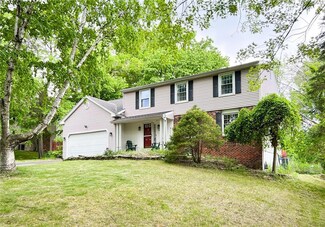 52 Boxwood Ln, Fairport, NY 14450