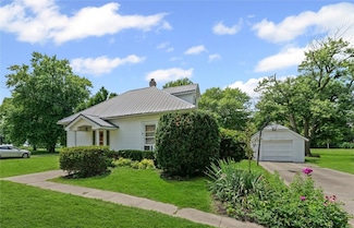 201 8th St, Redmon, IL 61949