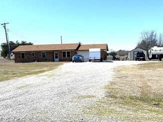 8877 Brock Rd, Ardmore, OK 73401