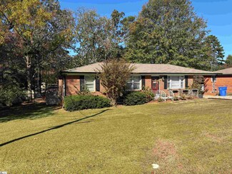 300 Kingswood Dr, Greenville, SC 29611