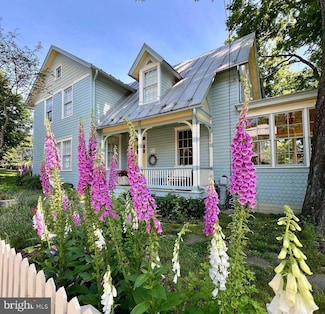 213 W High St, Shepherdstown, WV 25443