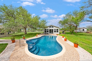 7941 State Highway 97 E, Floresville, TX 78114